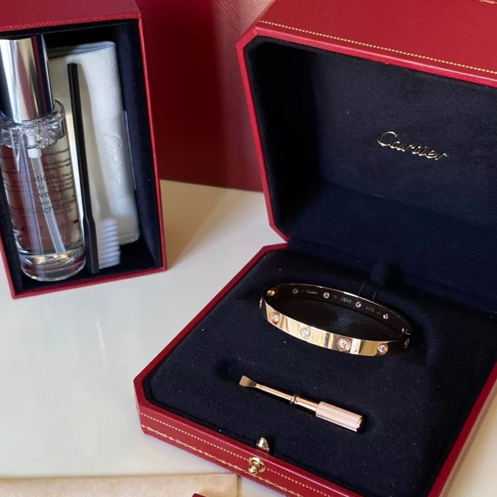 CARTIER LOVE BRACELET - ROSE GOLD - 10 DIAMONDS - Picture 2 of 4